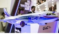 МС-21ж фото з першої викочування літака